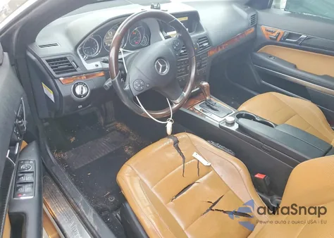 2010 Mercedes-Benz E 550 z USA, uszkodzony, nr VIN WDDKJ7CB0AF005022